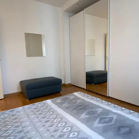 شقة The Little Duck - Modern With Balcony *