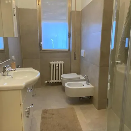 Apartment The Little Duck - Modern With Balcony Como